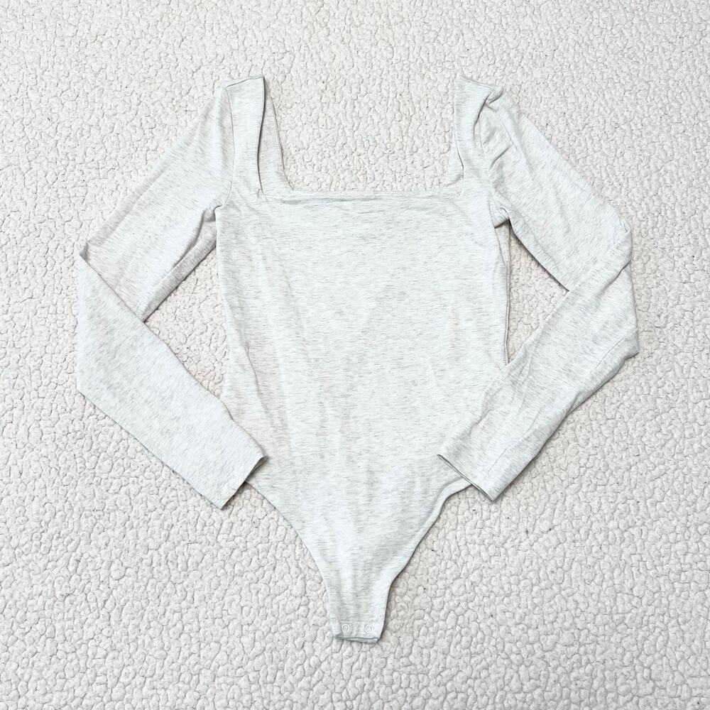 Aritzia Contour Squareneck Light Grey Heather Long Sleeve Bodysuit
